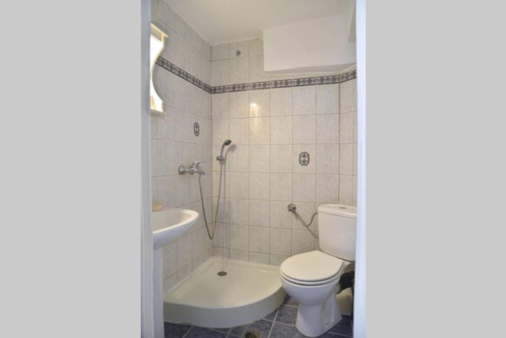 A Modern Bright Studio In The Center Of Kastoria Zewnętrze zdjęcie